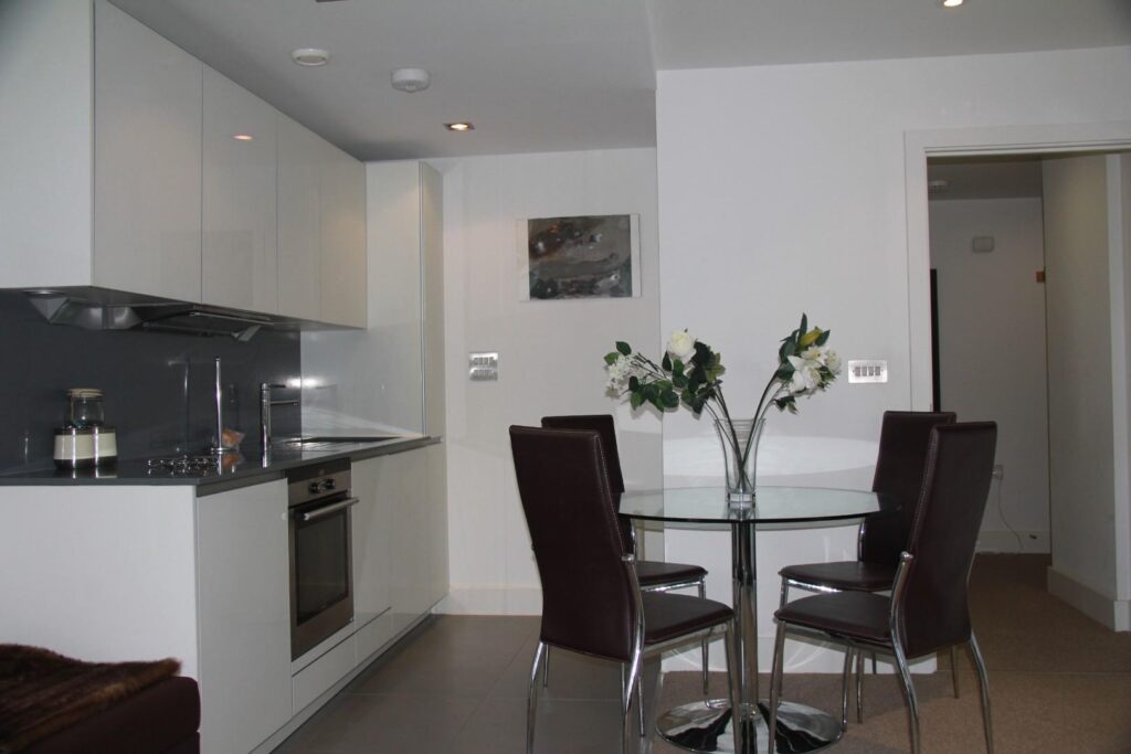 Flat 49, 1 Caspian Wharf