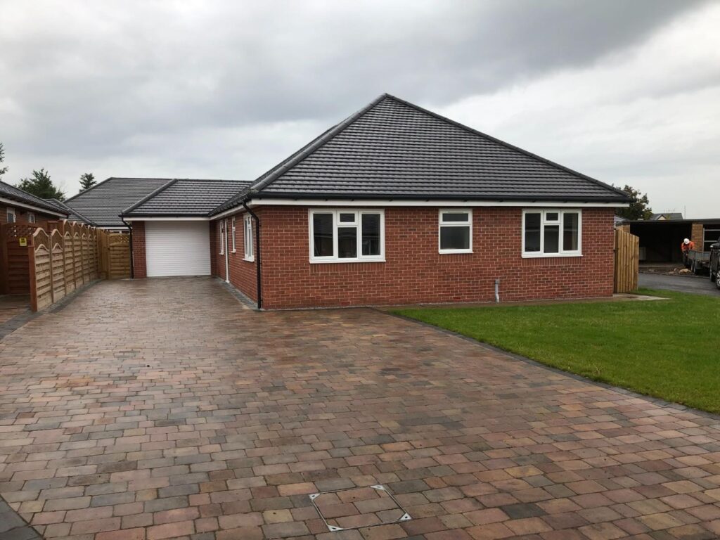 Grove Gardens, Moorfield Lane