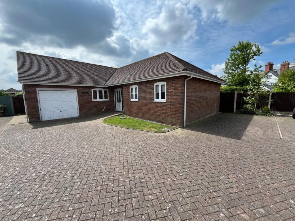 Pine Trees, Wellington Road
