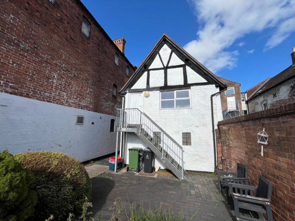 Flat 3, 75 High Street
